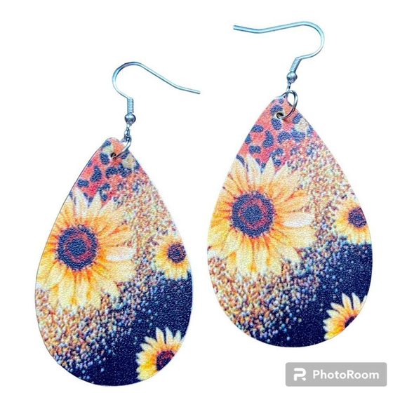 SUNFLOWER LEOPARD PRINT FAUX LEATHER TEARDROP EARRINGS - Picture 5 of 6